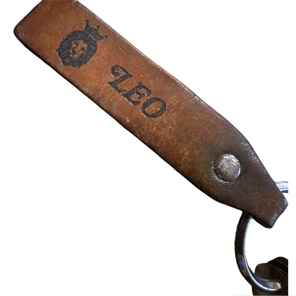 Vintage Leather Name Keychain “Leo” with a Lion & 5 Old Keys Leo Gift Unisex